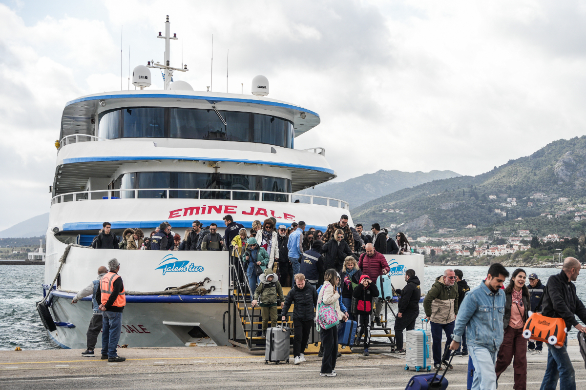 Οι Τούρκοι συρρέουν στα ελληνικά νησιά - Οι τιμές και η βίζα τους έκαναν να «κοιτούν» στο Αιγαίο