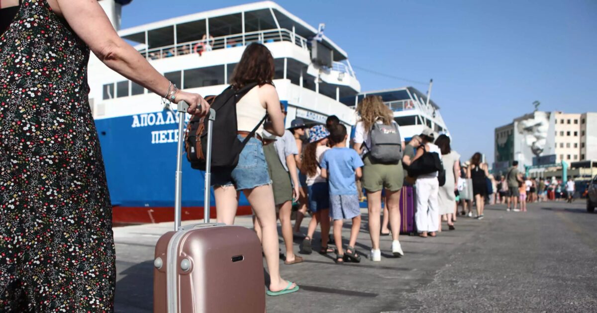 Ακτοπλοϊκά εισιτήρια: Πότε οι επιβάτες δικαιούνται επιστροφή χρημάτων και αποζημίωση έως 50%