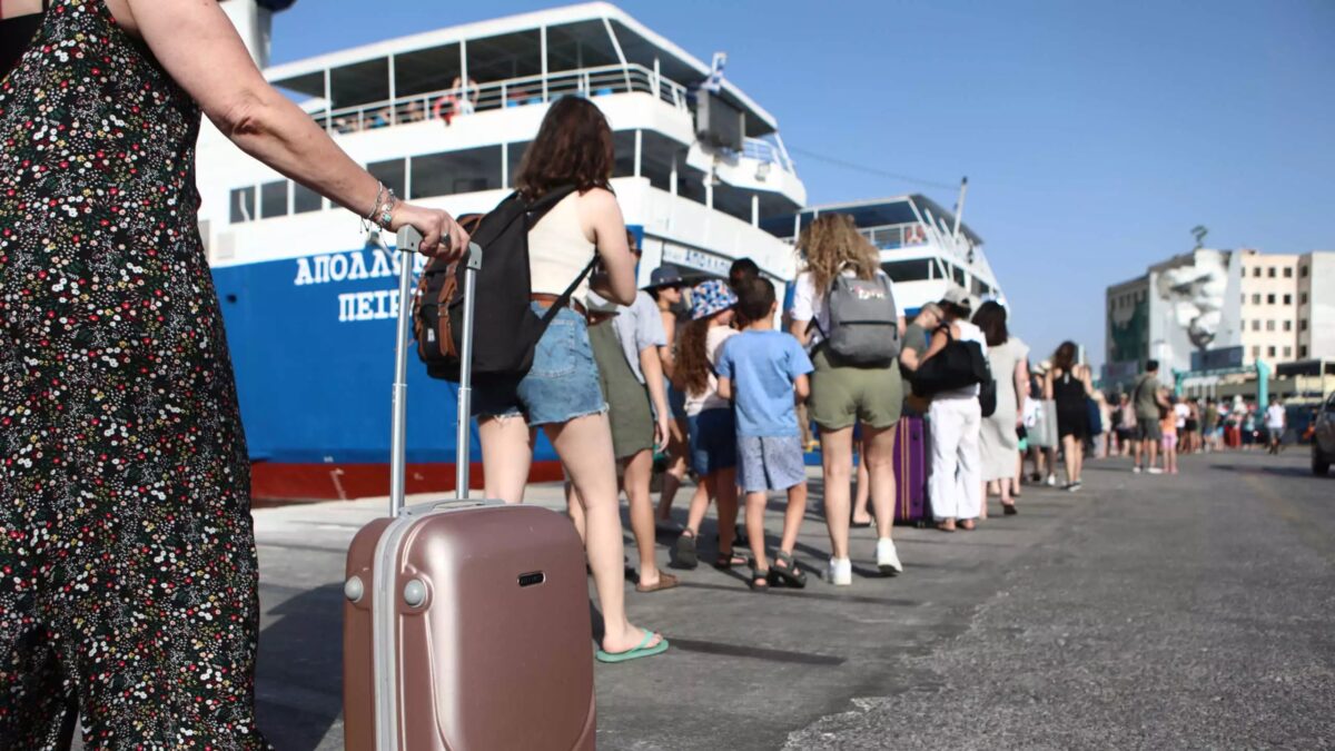 Ακτοπλοϊκά εισιτήρια: Πότε οι επιβάτες δικαιούνται επιστροφή χρημάτων και αποζημίωση έως 50%