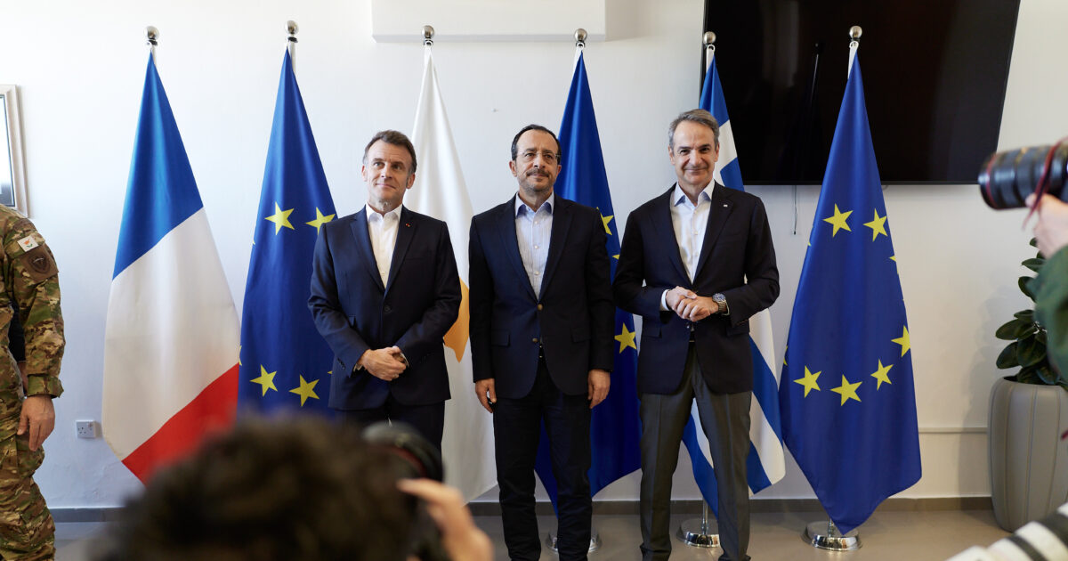 Ηλεκτρική διασύνδεση Ελλάδας – Κύπρου: Επαφές Μητσοτάκη, Μακρόν και Χριστοδουλίδη για επανεκκίνηση του GSI