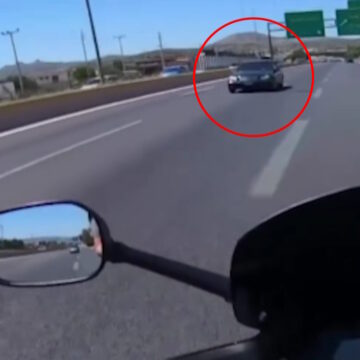 «Ήθελα να στρίψω στο φανάρι και έκανα λάθος» λέει η 82χρονη που οδηγούσε ανάποδα στην Αθηνών – Κορίνθου