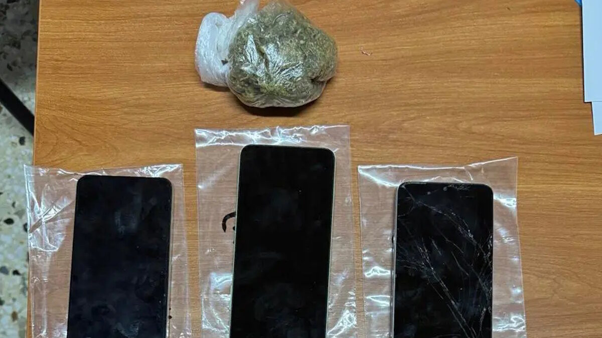 Ναρκωτικά και κινητά στις φυλακές Άμφισσας και Μαλανδρίνου