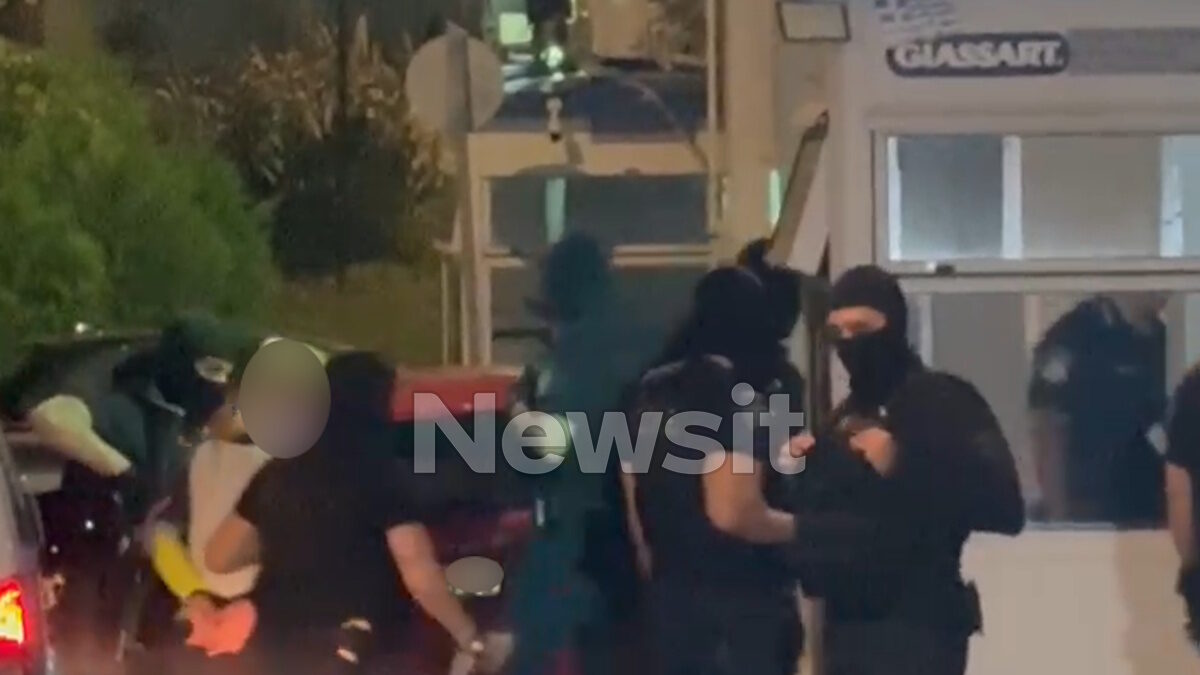 Έφτασε στην Ελλάδα η 46χρονη που κατηγορείται για συμμετοχή στην τραγωδία της Μαρφίν – Μεταφέρθηκε στη ΓΑΔΑ