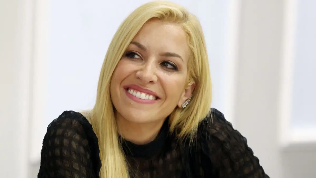 Η Μαρία Αναστασοπούλου απολαμβάνει τις τελευταίες βουτιές του καλοκαιριού