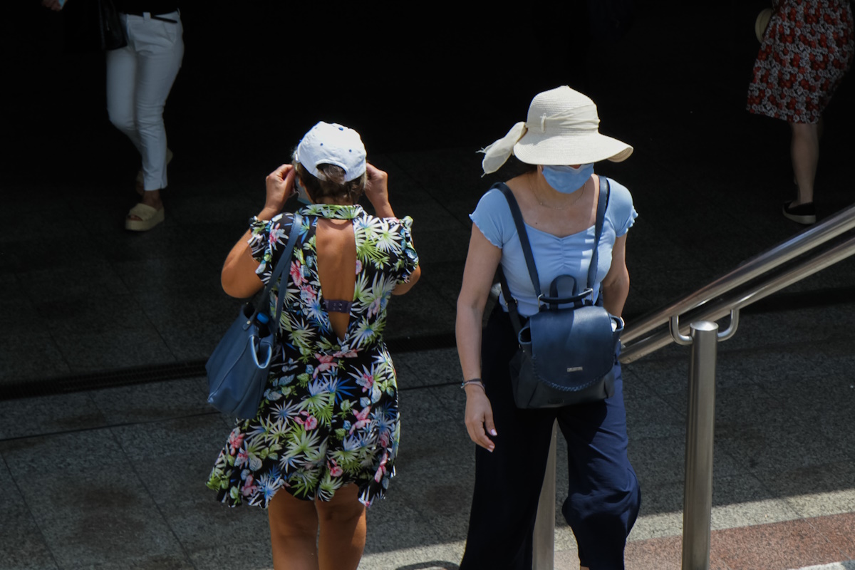 Ματίνα Παγώνη για πυρκαγιές: «Κλειστά παράθυρα και οπωσδήποτε να φοράμε όλοι μάσκες υψηλής προστασίας»