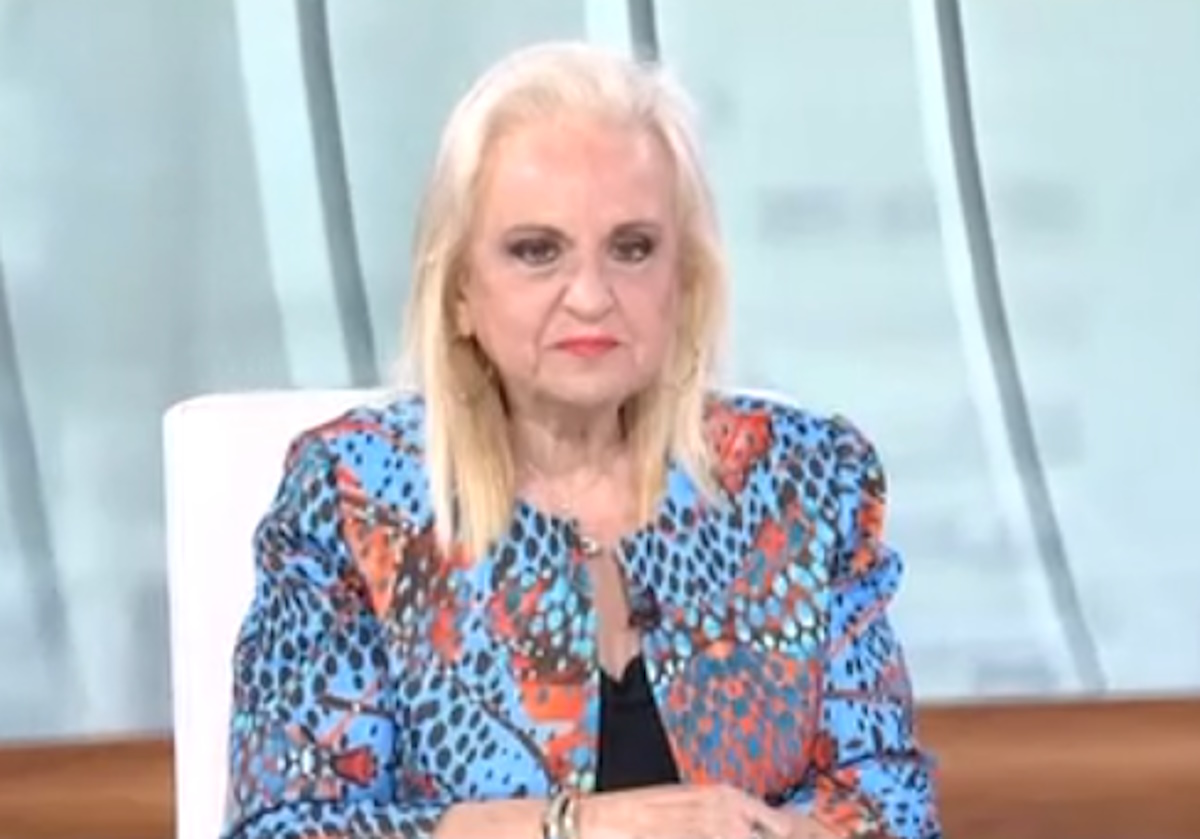 Ματίνα Παγώνη για πυρκαγιές: «Κλειστά παράθυρα, και οπωσδήποτε να φοράμε όλοι μάσκες υψηλής προστασίας»
