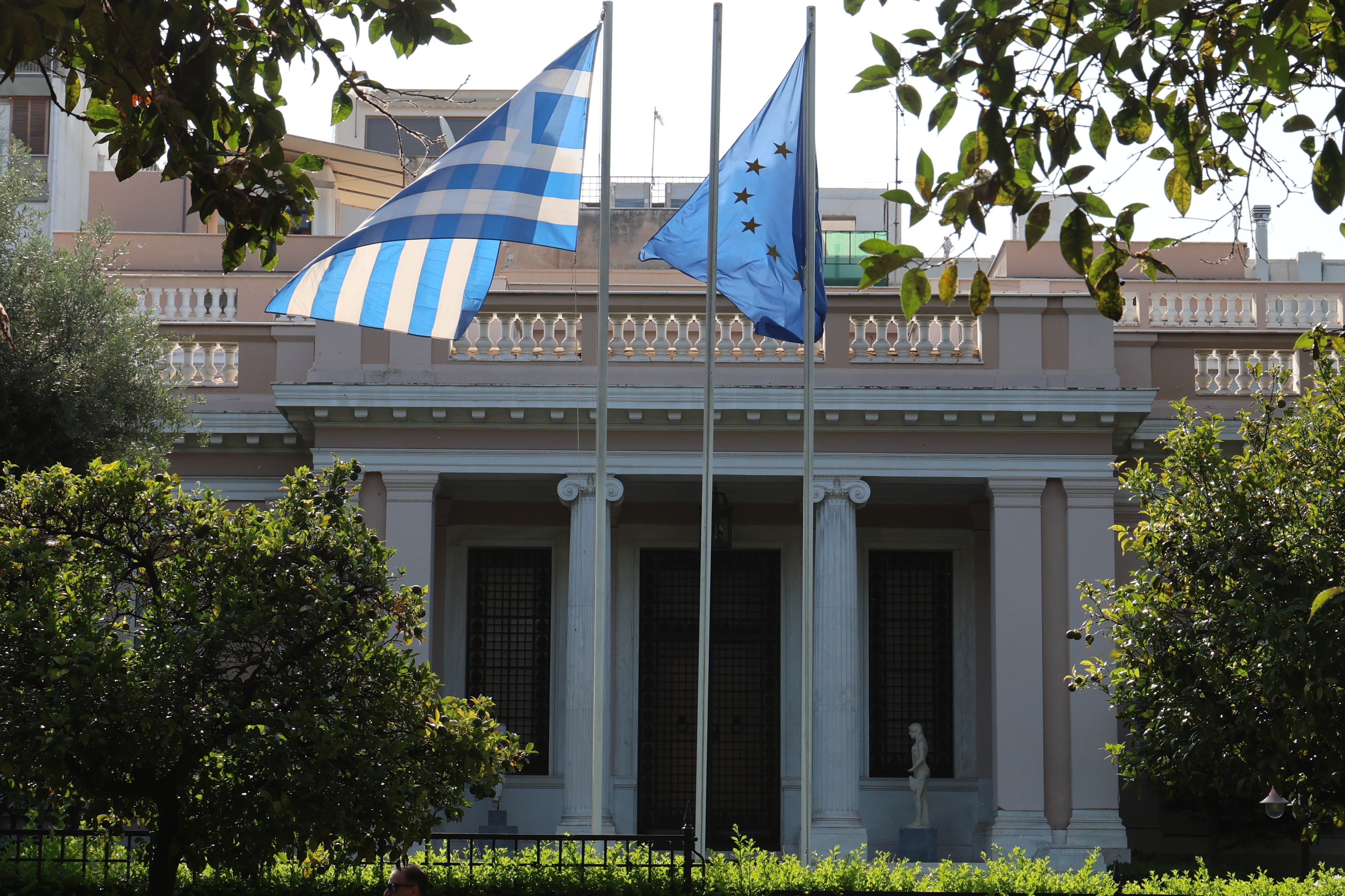 Μαξίμου VS Τσίπρας: Η στρατηγική της κυβέρνησης για την αποδόμηση του πρώην πρωθυπουργού