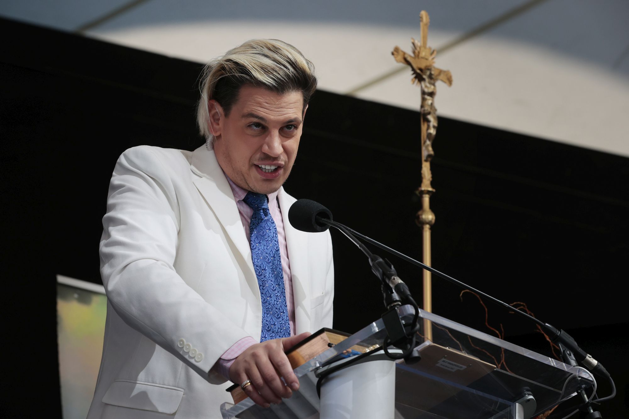 Ο ακροδεξιός Μίλο Γιαννόπουλος κρατείται στη Λουιζιάνα από πράκτορες της ICE