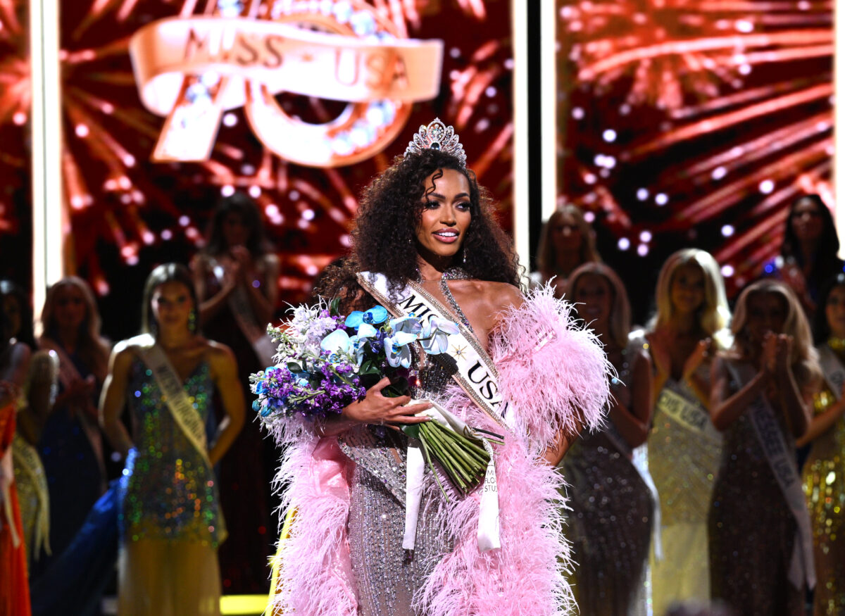 Miss USA 2026: Νικήτρια η 31χρονη Justus Kelly που «έσπασε» ένα ταμπού 75 ετών - Για πρώτη φορά παντρεμένη γυναίκα και μητέρα κερδίζει το στέμμα
