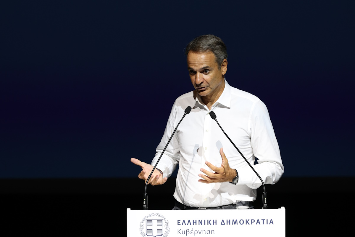 Κυβερνητική απόβαση στην Μακεδονία και τη Θράκη με το βλέμμα στην ΔΕΘ ^ alert στη ΝΔ για τις διαρροές στα μικρά δεξιά κόμματα ^ διψήφιος ο Βελόπουλος ^ στο μικροσκόπιο οι «ιδιαιτερότητες» της ψήφου της Βόρειας Ελλάδας ^ ποια είναι τα μεγάλα αγκάθια ^ η συμφωνία των Πρεσπών πιέζει τον Τσίπρα ^ από Δευτέρα επιστρέφουν στα γραφεία τους οι συστημικοί δημοσκόποι