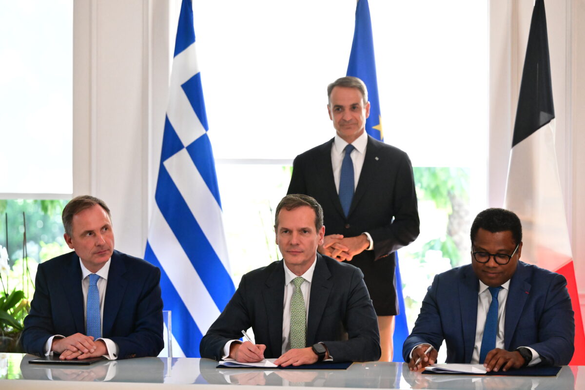 Μητσοτάκης στην υπογραφή συμφωνίας για τη ηλεκτρική διασύνδεση Ελλάδας - Κύπρου: «Ισχυρή ψήφος εμπιστοσύνης» η είσοδος της Meridiam στην GSI