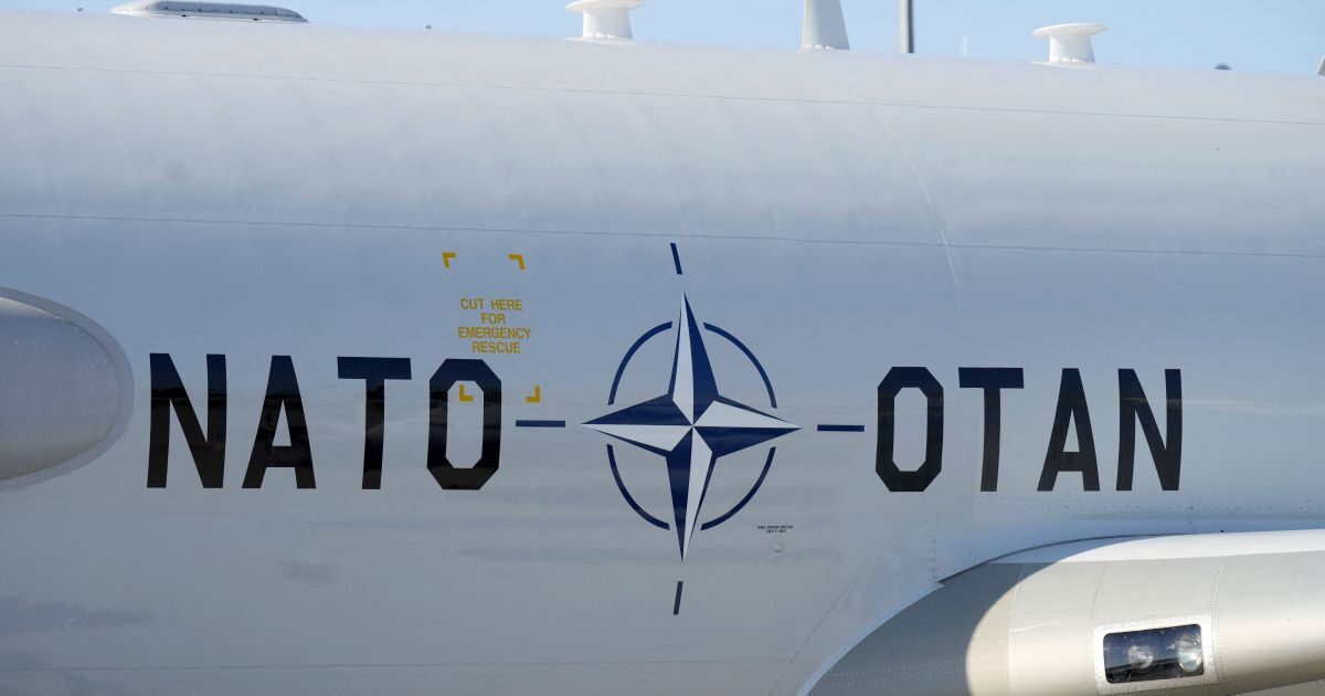 Photo: Newsit Spanish Naval Officer Removed After Tinder Romance Sparks NATO Spy Probe