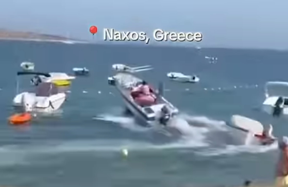 Χειριστής σκάφους στη Νάξο έχασε τον έλεγχο και... καβάλησε δύο ακόμη πλοιάρια