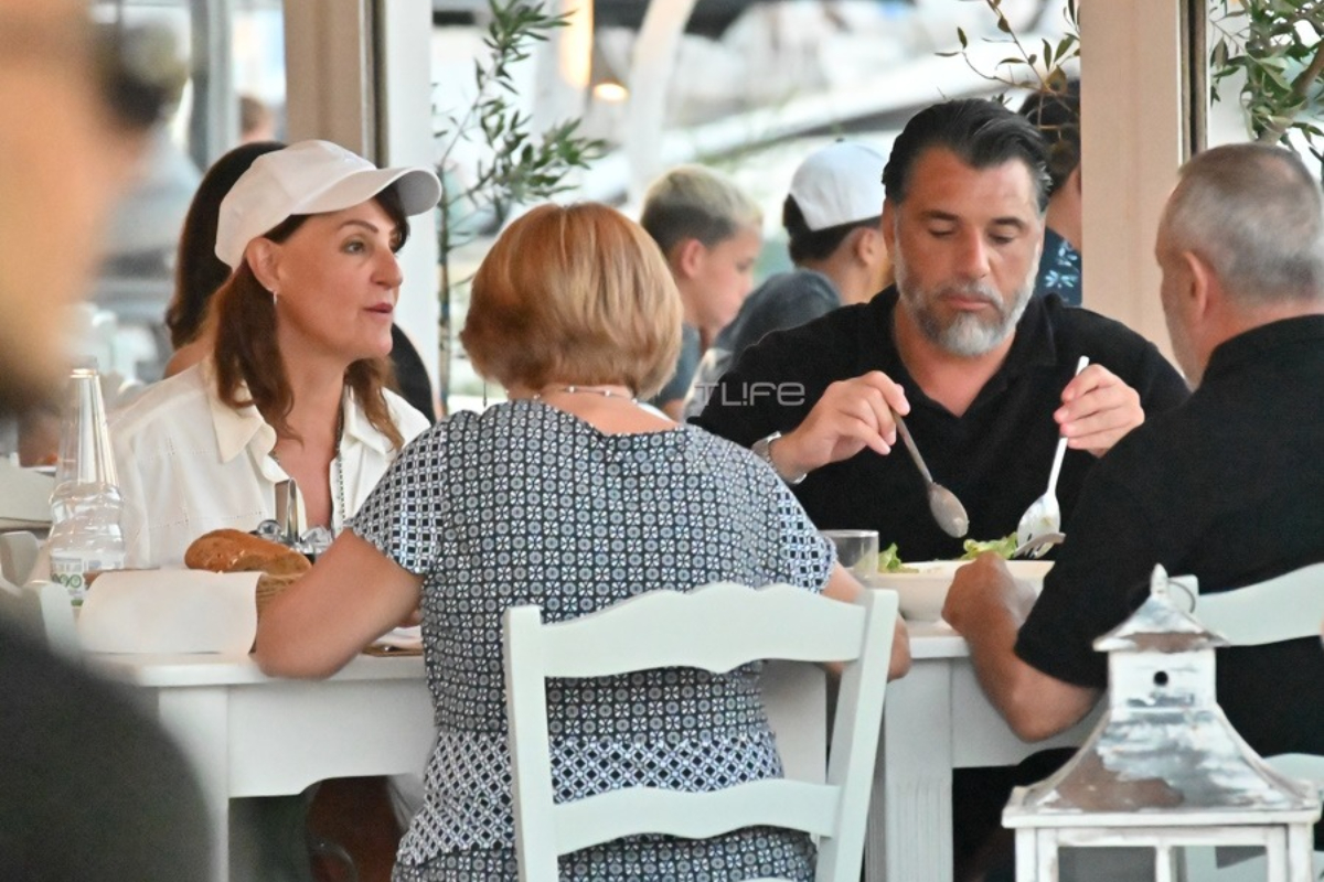 Η Νία Βαρντάλος κάνει διακοπές στην Αντίπαρο με τον σύντροφό της, Σπύρο Κατσαγάνη