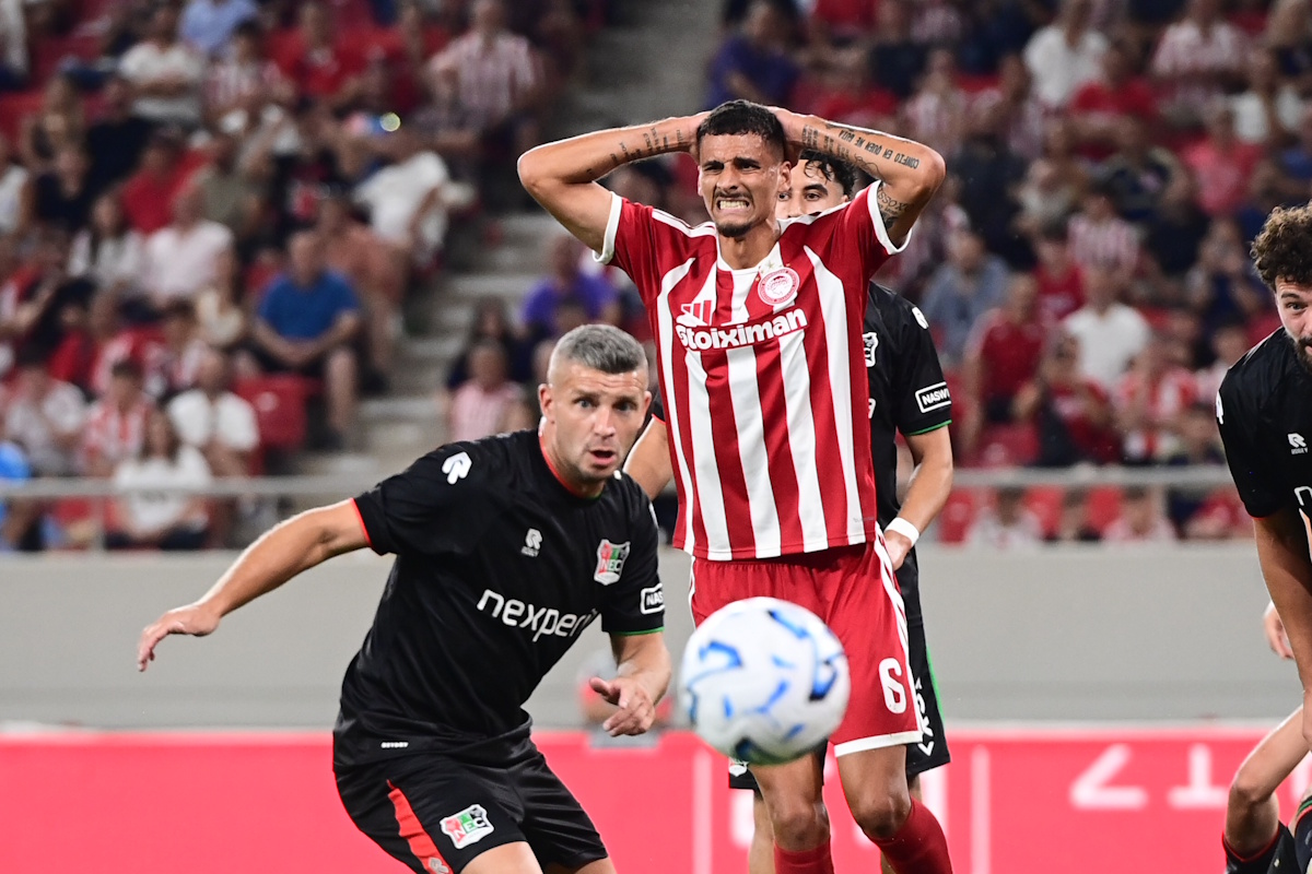 Ολυμπιακός – Ναϊμέγκεν 0-0 live: Ο Κρέτας έδιωξε με δυσκολία τα σουτ των Ροντινέι και Ελ Κααμπί