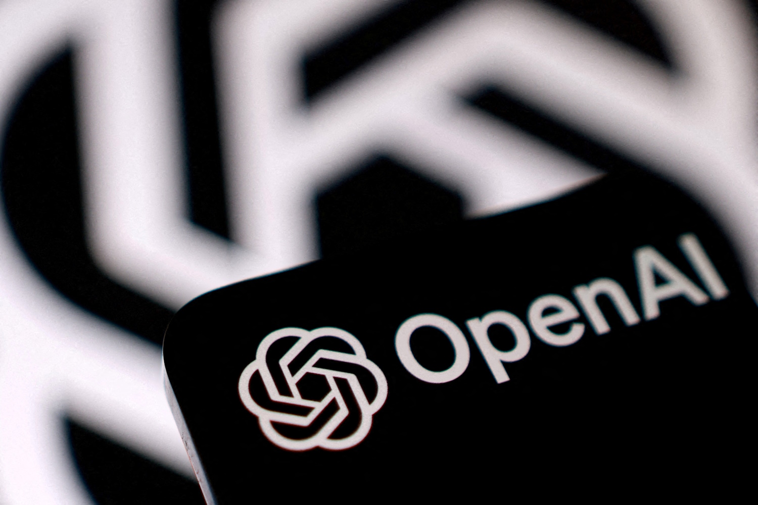 Η OpenAI κατασκευάζει «έξυπνο» ηχείο σε σχήμα ντόνατ χωρίς οθόνη – Θα κοστίζει έως 400 δολάρια