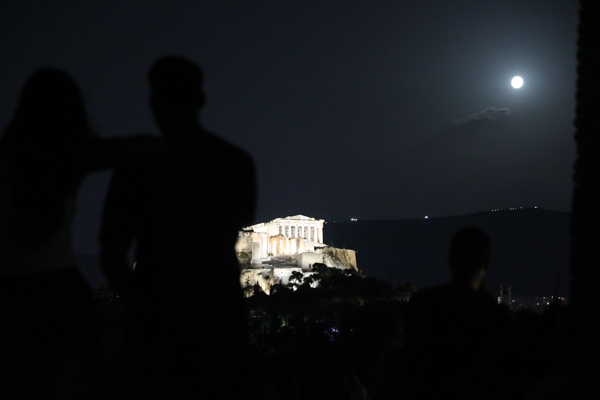 Η πανσέληνος του Αυγούστου 2026 πάνω από την Ακρόπολη