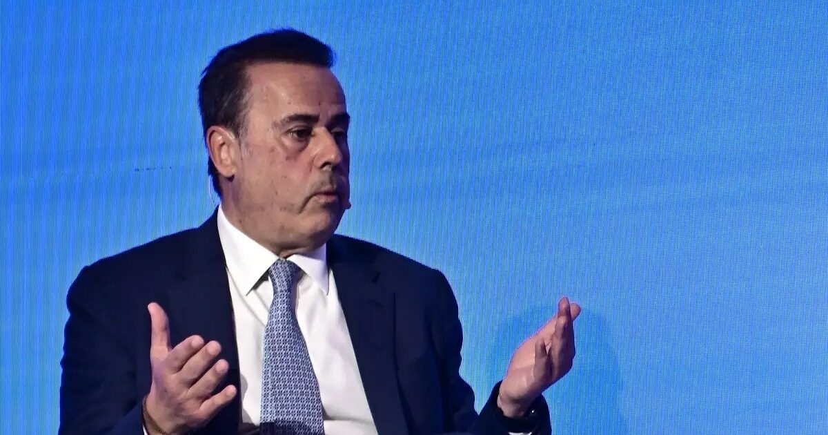 Παπασταύρου: Ανάπτυξη με κανόνες σε τουρισμό και ΑΠΕ – Τι αλλάζει