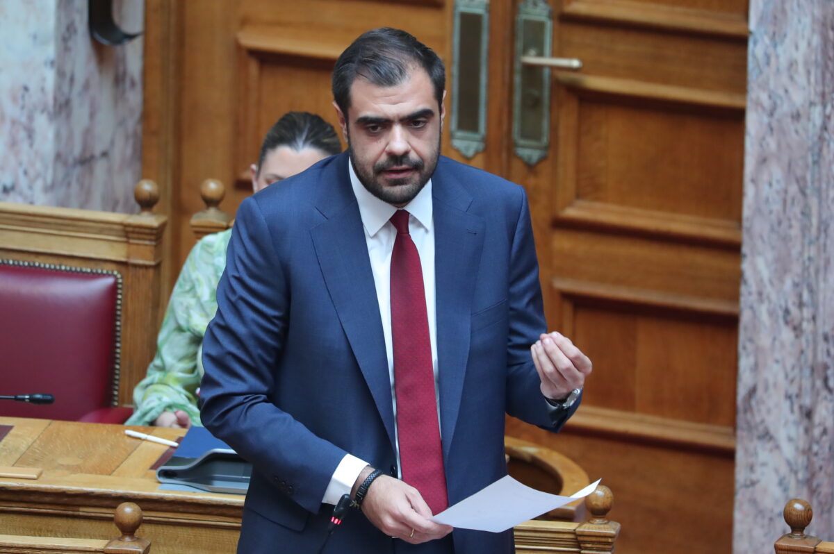 Παύλος Μαρινάκης: Εκτεθειμένο το ΠΑΣΟΚ στην περίπτωση της Έλενας Ακρίτα - Με μήνυση απειλεί η βουλευτής του ΣΥΡΙΖΑ τον κυβερνητικό εκπρόσωπο