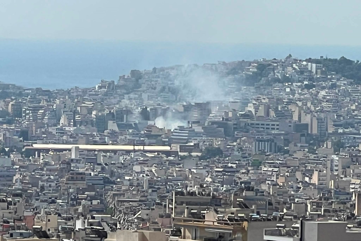 πειραιας φωτιά