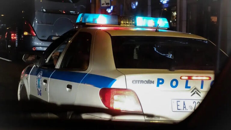 Περιπολικό της ελληνικής αστυνομίας