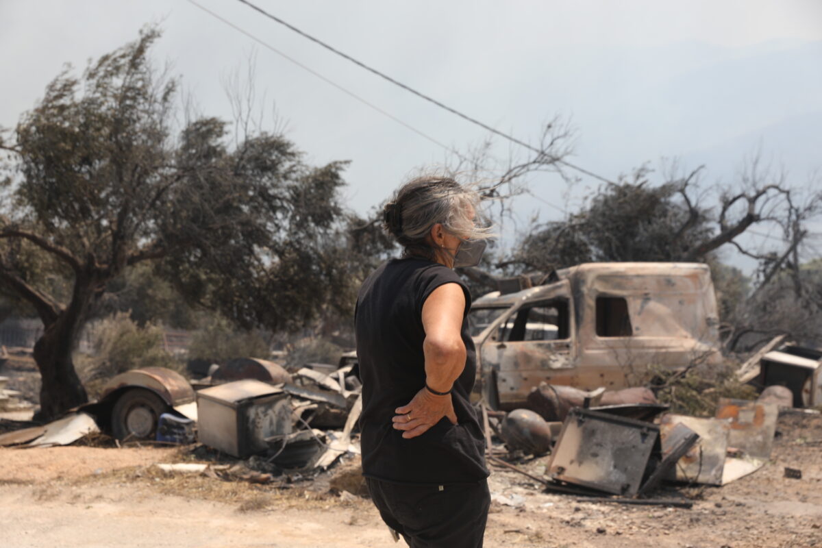 Συνεχίζεται για 2η ημέρα η μεγάλη πυρκαγιά στην Βοιωτία στην ευρύτερη περιοχή του Κορινθιακού κόλπου, από την Δομβραίνα εως το Πόρτο Γερμενό, Σάββατο 1 Αυγούστου 2026 (ΔΑΝΑΗ ΔΑΥΛΟΠΟΥΛΟΥ
