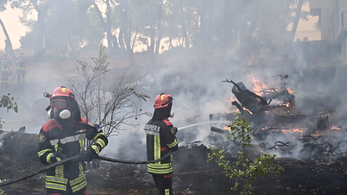 Για 4η ημέρα συνεχίζεται η μάχη με την μεγάλη πυρκαγιά που ξεκίνησε από την Βοιωτία και επεκτάθηκε και στην Αττική. Δευτέρα 3 Αυγούστου 2026 (ΜΙΧΑΛΗΣ ΚΑΡΑΓΙΑΝΝΗΣ / EUROKINISSI)