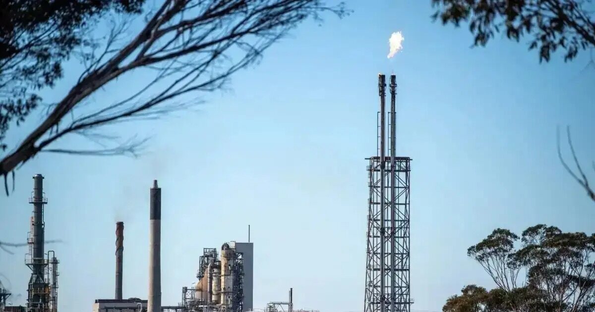 Το Brent ξεπέρασε προς στιγμήν τα 90 δολάρια – Νευρικότητα στην αγορά όσο ΗΠΑ και Ιράν απέχουν από μια συμφωνία