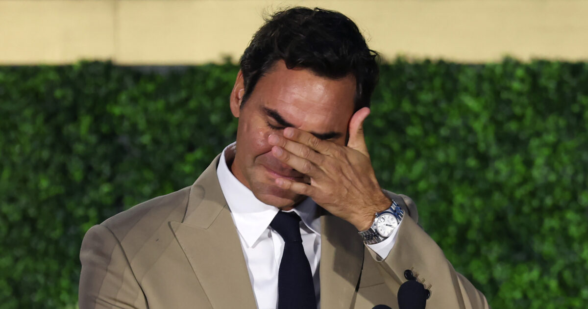 Ο Ρότζερ Φέντερερ δάκρυσε στην τελετή για την είσοδό του στο Hall of Fame του τένις Ο Ρότζερ Φέντερερ δάκρυσε στην τελετή για την είσοδό του στο Hall of Fame του τένις