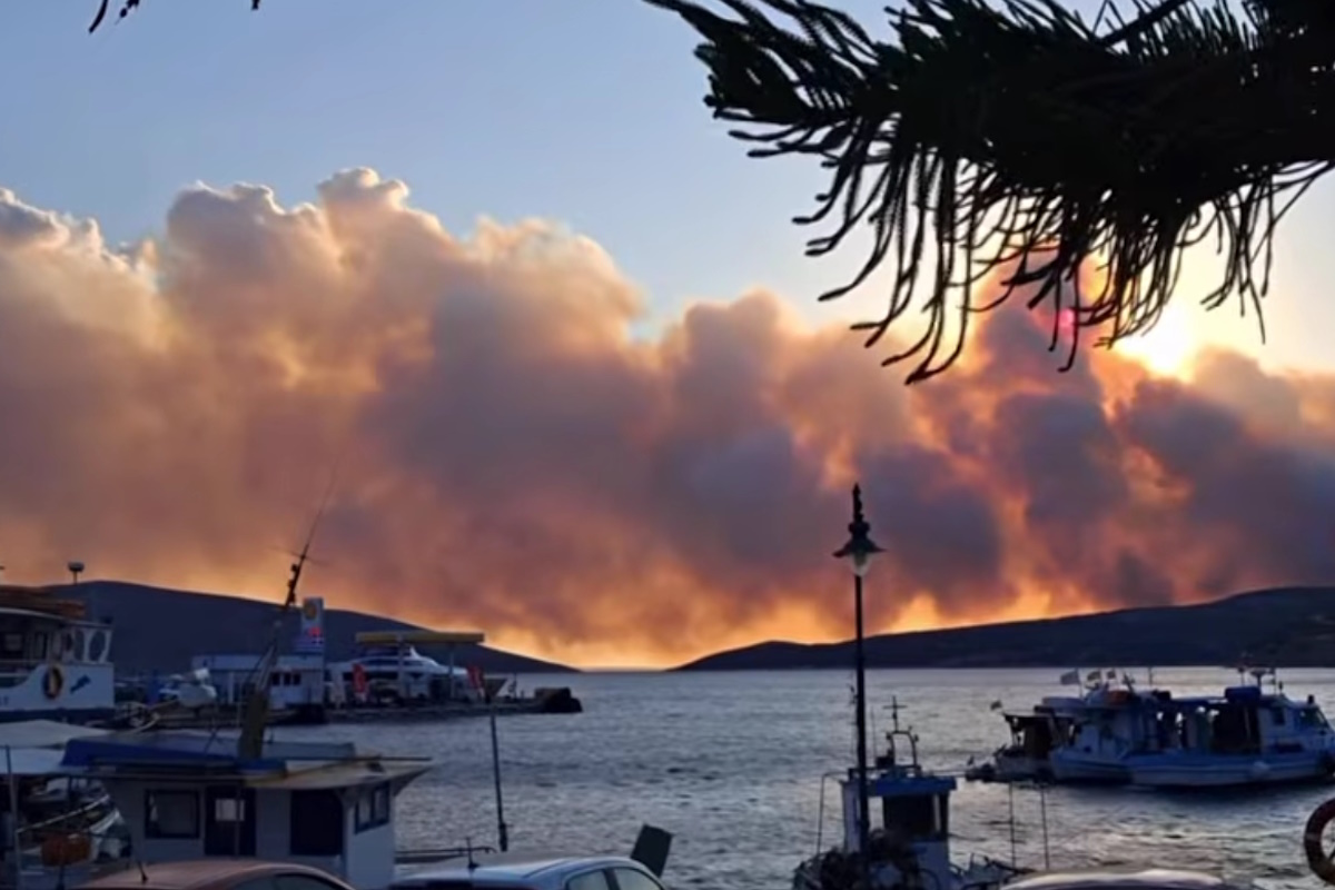 σκύρος φωτια