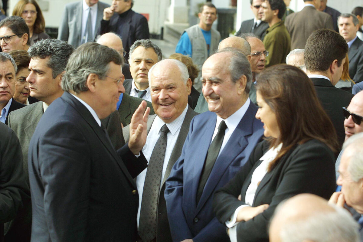 Στέφανος Μάνος
