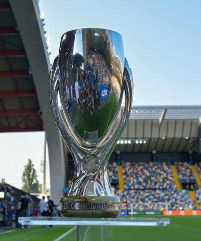 Το τρόπαιο του UEFA Super Cup