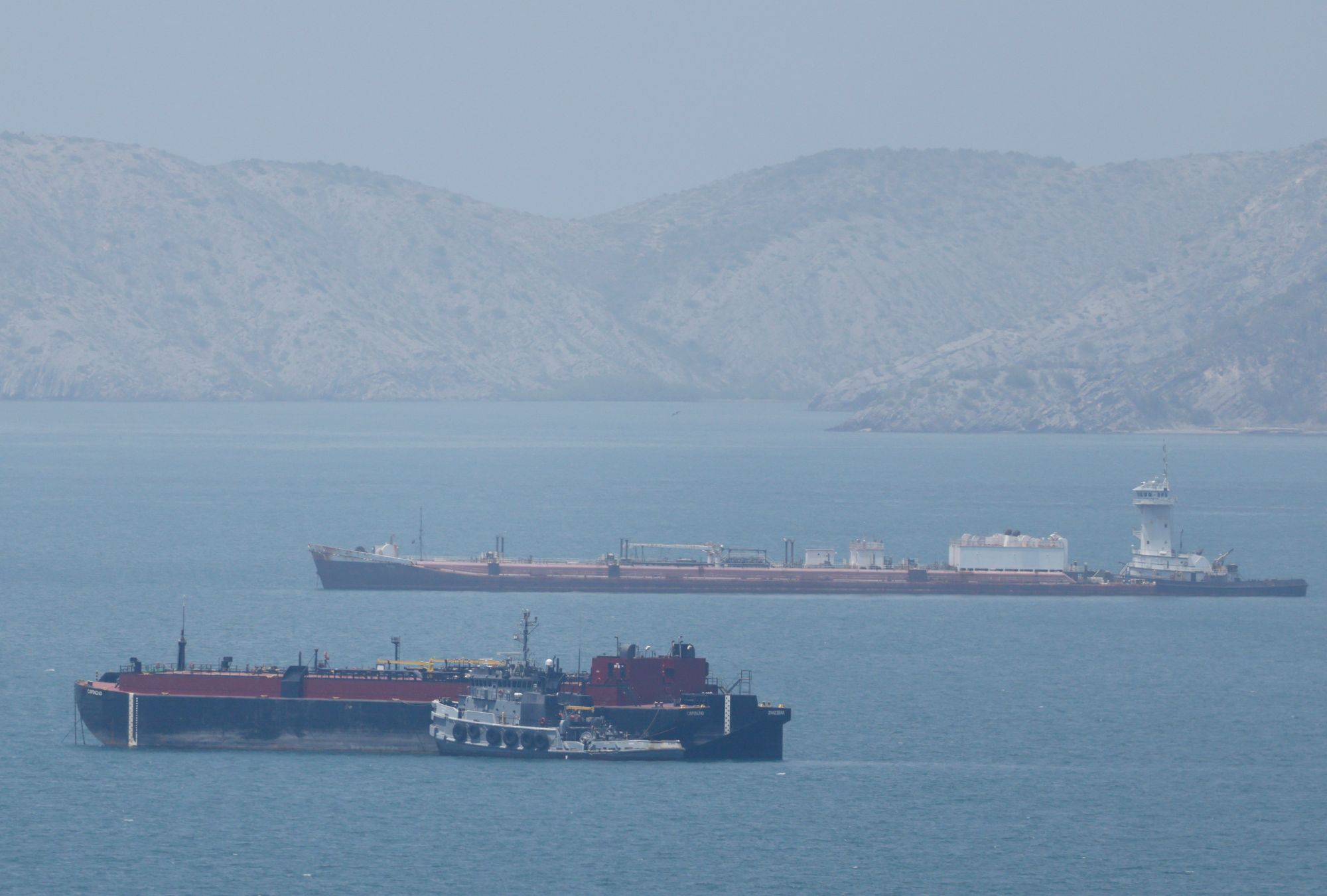 Το Ιράν απειλεί με πρόστιμα και κατάσχεση φορτίων 45 τάνκερ στα Στενά του Ορμούζ – Δημοσίευσε «μαύρη λίστα»