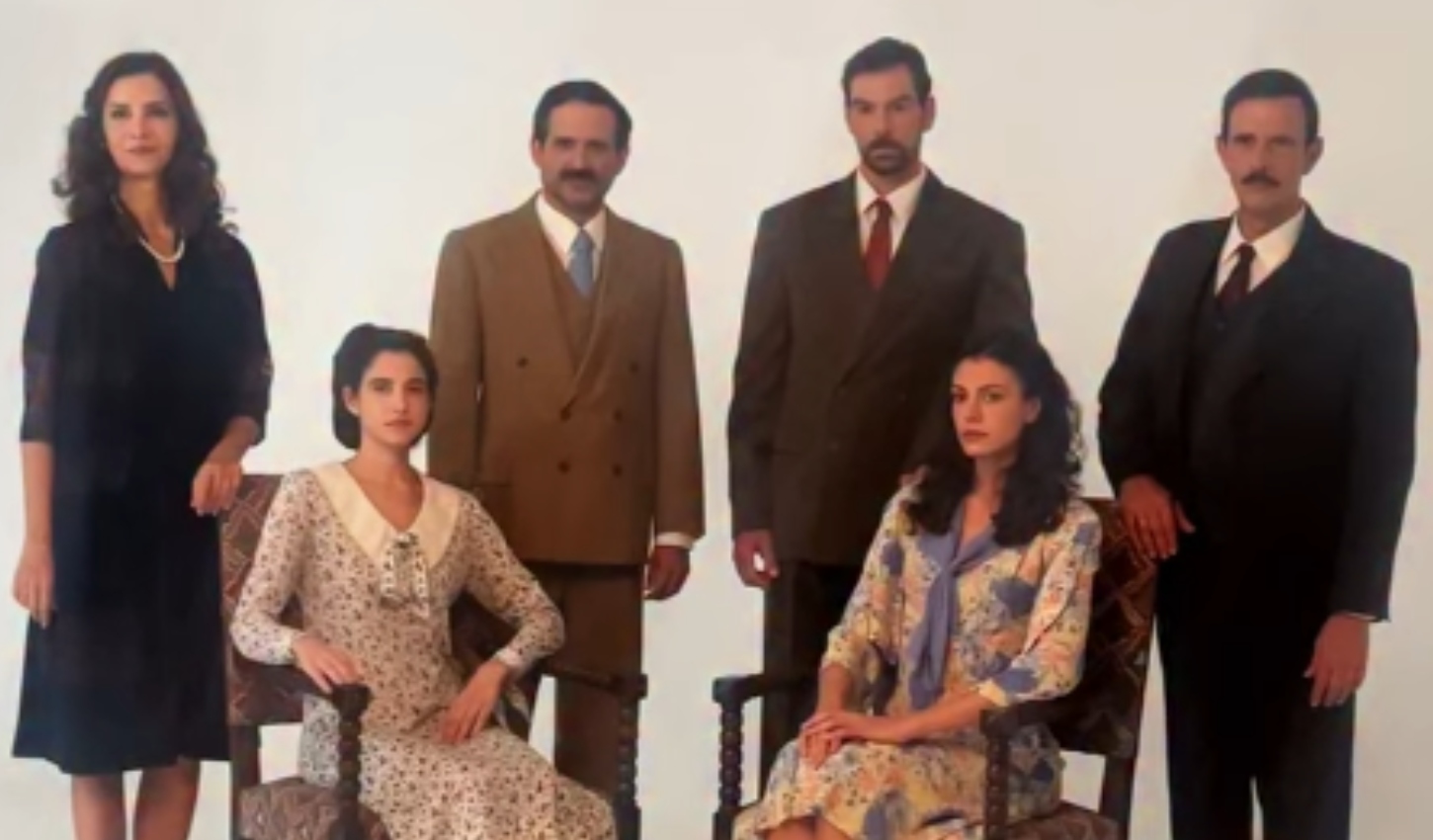 «Θάλασσες μας χώρισαν»: Backstage εικόνες από τη φωτογράφιση των ηθοποιών για τη νέα σειρά της ΕΡΤ