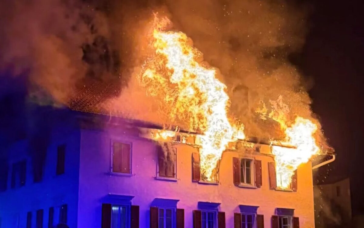 Ελβετία: 5 αγνοούμενοι και 8 τραυματίες από φωτιά σε κτίριο στις Αλπεις