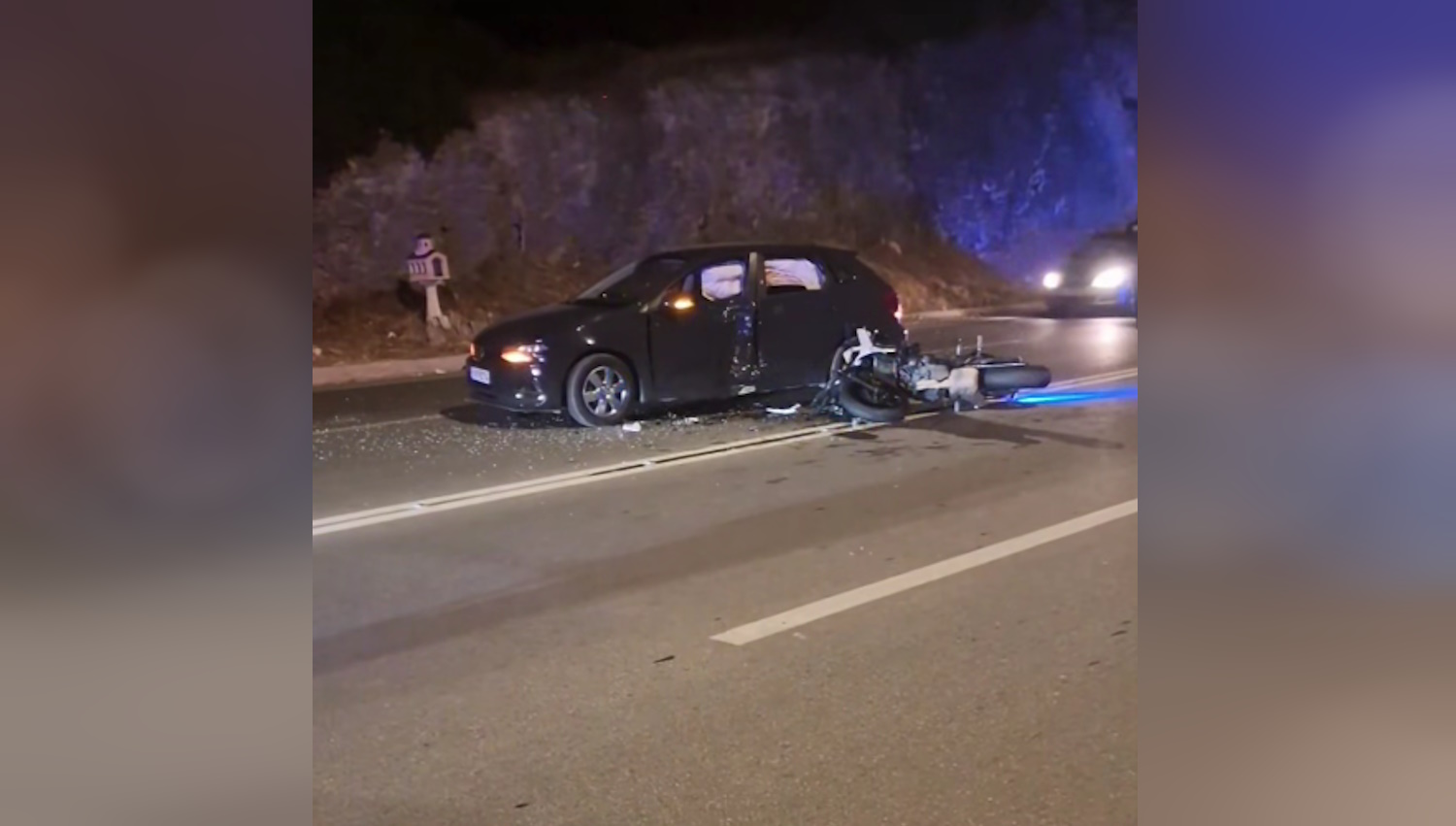 Τροχαίο Αθηνών – Σουνίου: Ο οδηγός παρέσυρε την μηχανή των αστυνομικών ενώ έκανε αναστροφή – Στο 401 ΣΝ οι δύο τραυματίες