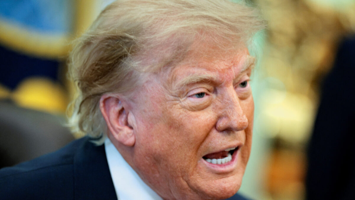 U.S. President Donald Trump speaks during an event after signing an executive order renaming Lake Ontario as Lake America in the Oval Office at the White House in Washington, D.C., U.S., August 27, 2026. REUTERS/Evan Vucci
