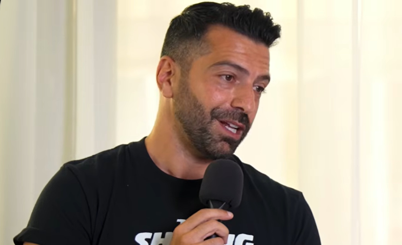 Δημήτρης Τσακάλας: Στο «Καφέ της Χαράς» την πρώτη χρονιά σιχαινόμουν την τηλεοπτική μου παρτενέρ