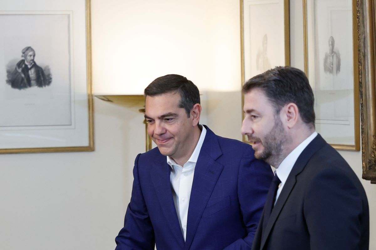 ΠΑΣΟΚ και ΕΛΑΣ συγκρούονται για χρέη και χορηγούς με φόντο την πολιτική κυριαρχία στην Κεντροαριστερά