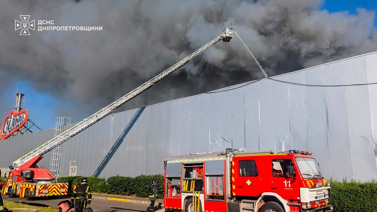 Τουλάχιστον 18 νεκροί και πάνω από 120 τραυματίες σε νέες ρωσικές επιθέσεις στην Ουκρανία
