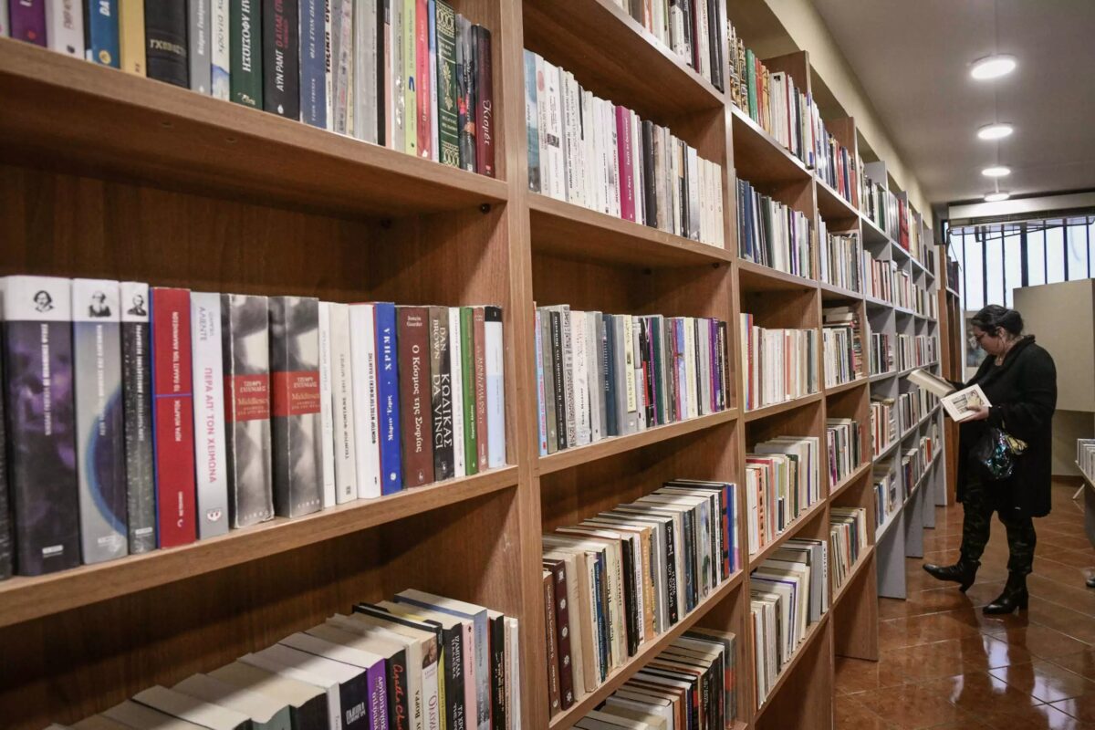 ΔΥΠΑ: Αναρτήθηκαν οι οριστικοί πίνακες για τις επιταγές βιβλίων, συνεχίζονται οι αιτήσεις