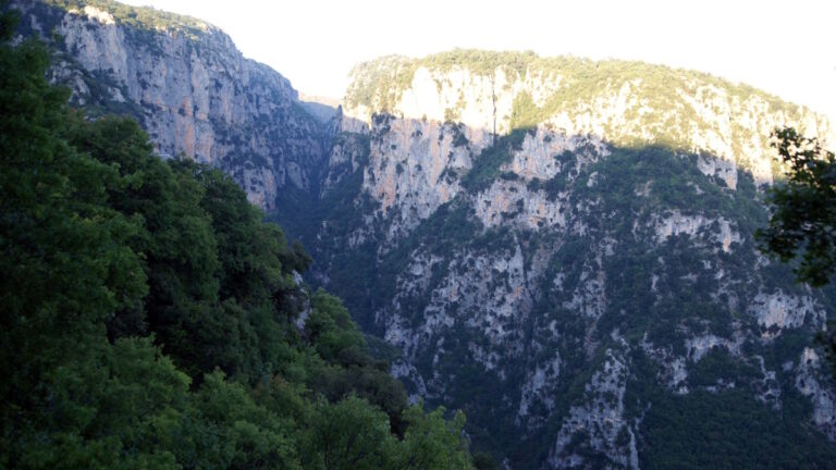 Χαράδρα