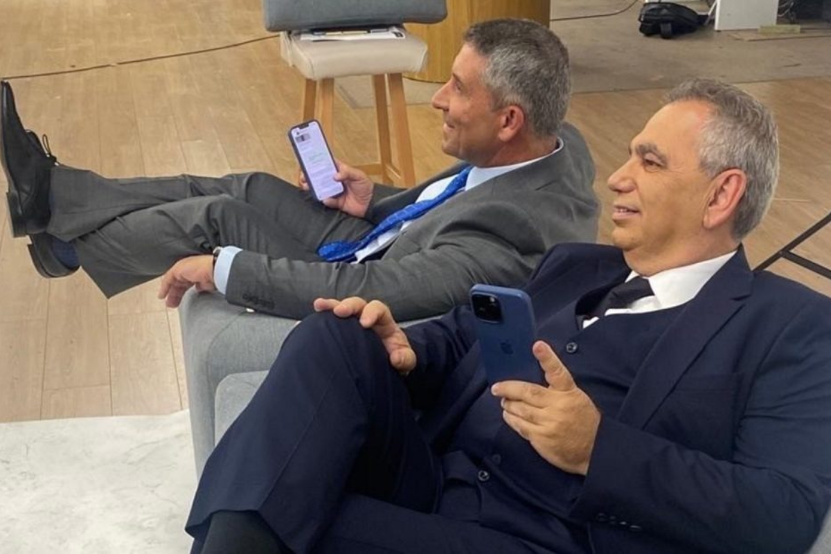 Βασίλης Χιώτης και Ακης Παυλόπουλος σε πρόβες πριν την πρεμιέρα του «Καλημέρα Ελλάδα»: «Ρε που καταντήσαμε!»