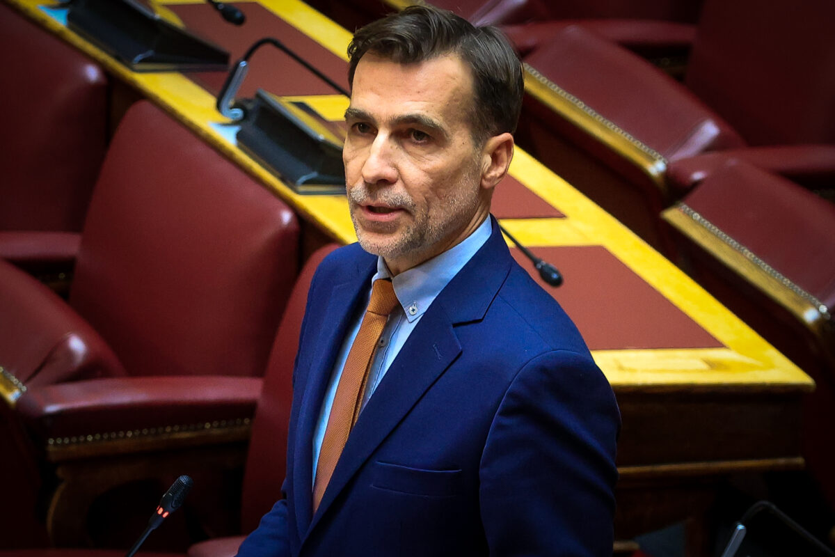 Μιχάλης Χουρδάκης για Ζωή Κωνσταντοπούλου: «Μου πήρε το γραφείο στη Βουλή και όταν ρώτησα πού θα κάθομαι μου είπε στις σκάλες»