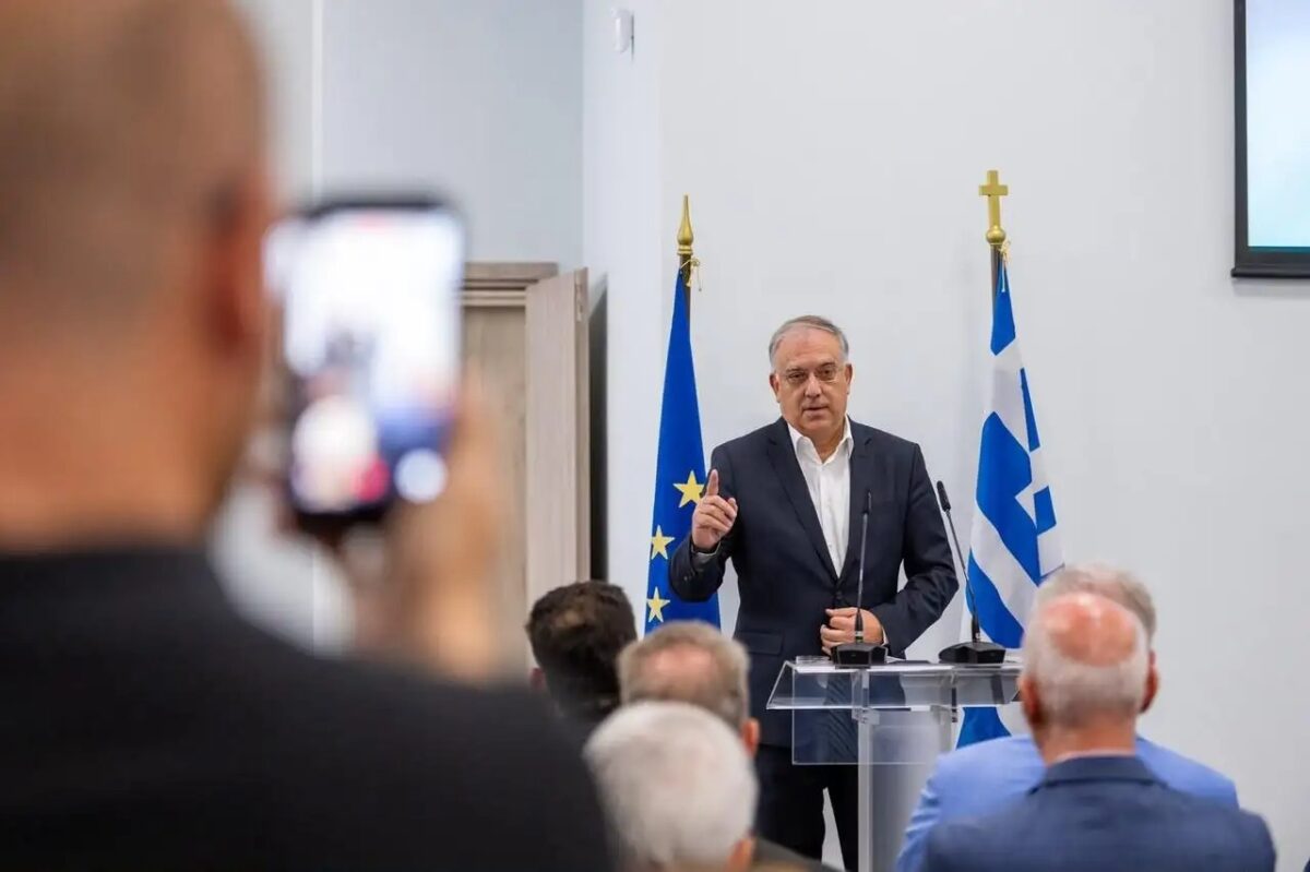 Θεοδωρικάκος: Η πιο σοβαρή κοινωνική πολιτική είναι οι δουλειές και οι καλύτεροι μισθοί