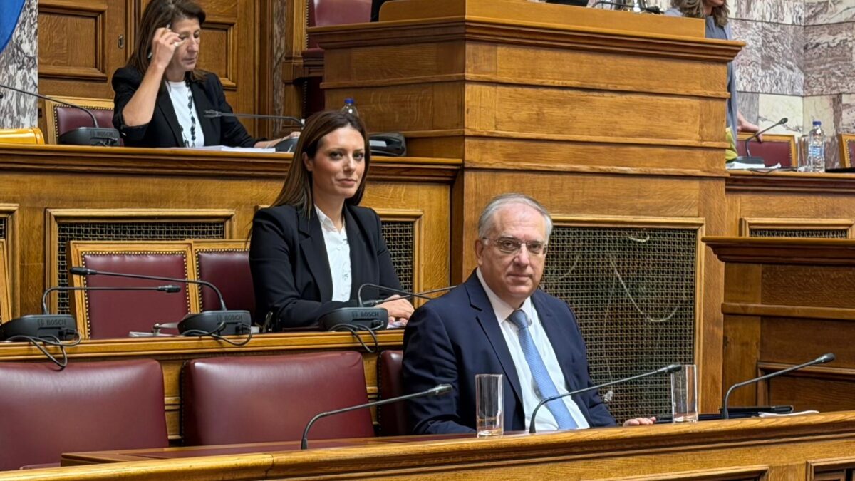 Θεοδωρικάκος στη Βουλή