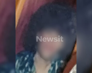 Η 68χρονη που ομολόγησε ότι έθαψε στην αυλή του σπιτιού την μητέρα της