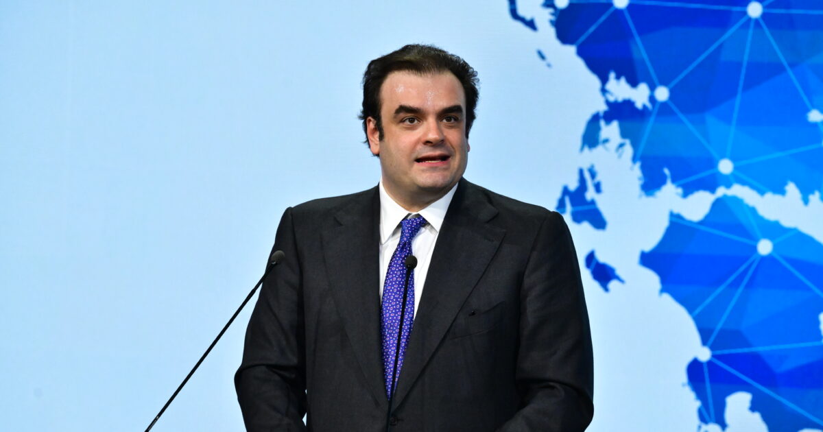 Πιερρακάκης για αναβάθμιση του χρηματιστηρίου: Η αξιοπιστία είναι το κεφάλαιο για το επόμενο μεγάλο βήμα Πιερρακάκης για αναβάθμιση του χρηματιστηρίου: Η αξιοπιστία είναι το κεφάλαιο για το επόμενο μεγάλο βήμα