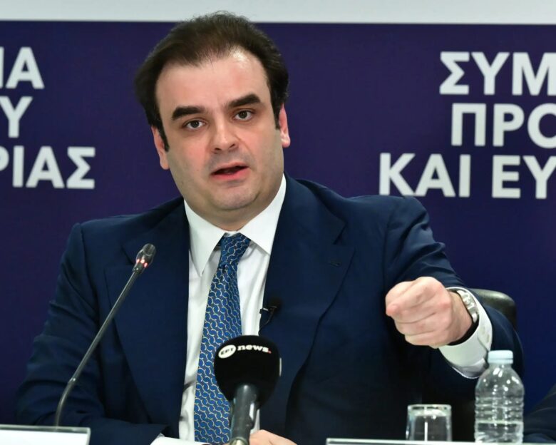 Ο Υπουργός Εθνικής Οικονομίας και Οικονομικών, Κυριάκος Πιερρακάκης, ο Αναπληρωτής Υπουργός Νίκος Παπαθανάσης και οι Υφυπουργοί Θάνος Πετραλιάς και Δημήτρης Μαρκόπουλος, σε συνέντευξη τύπου για την εξειδίκευση των μέτρων που ανακοίνωσε στη Θεσσαλονίκη, από το βήμα της 90ής ΔΕΘ, ο Πρωθυπουργός Κυριάκος Μητσοτάκης. Δευτέρα 7 Σεπτεμβρίου 2026