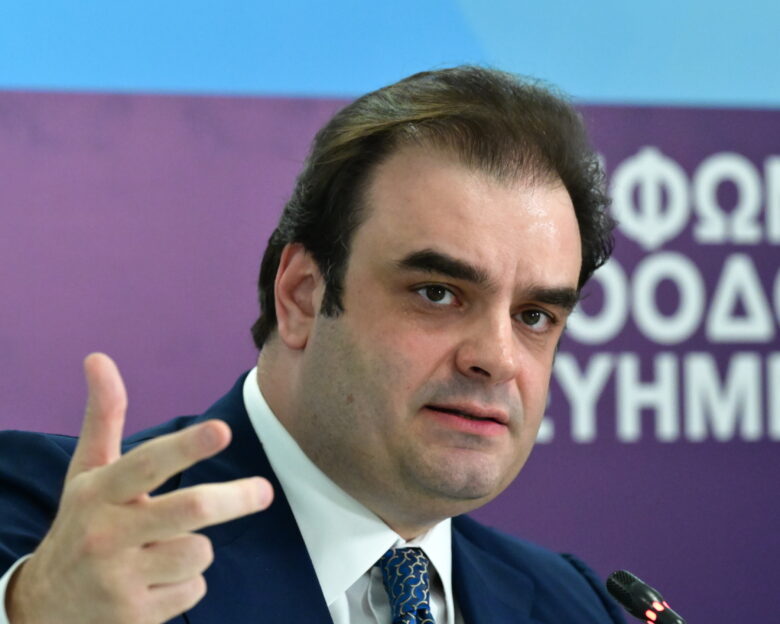 Ο Υπουργός Εθνικής Οικονομίας και Οικονομικών, Κυριάκος Πιερρακάκης, ο Αναπληρωτής Υπουργός Νίκος Παπαθανάσης και οι Υφυπουργοί Θάνος Πετραλιάς και Δημήτρης Μαρκόπουλος, σε συνέντευξη τύπου για την εξειδίκευση των μέτρων που ανακοίνωσε στη Θεσσαλονίκη, από το βήμα της 90ής ΔΕΘ, ο Πρωθυπουργός Κυριάκος Μητσοτάκης. Δευτέρα 7 Σεπτεμβρίου 2026